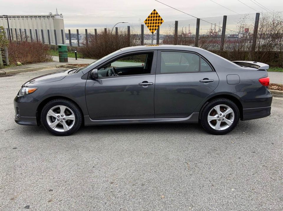 2012 TOYOTA COROLLA 4 DR AUTO S