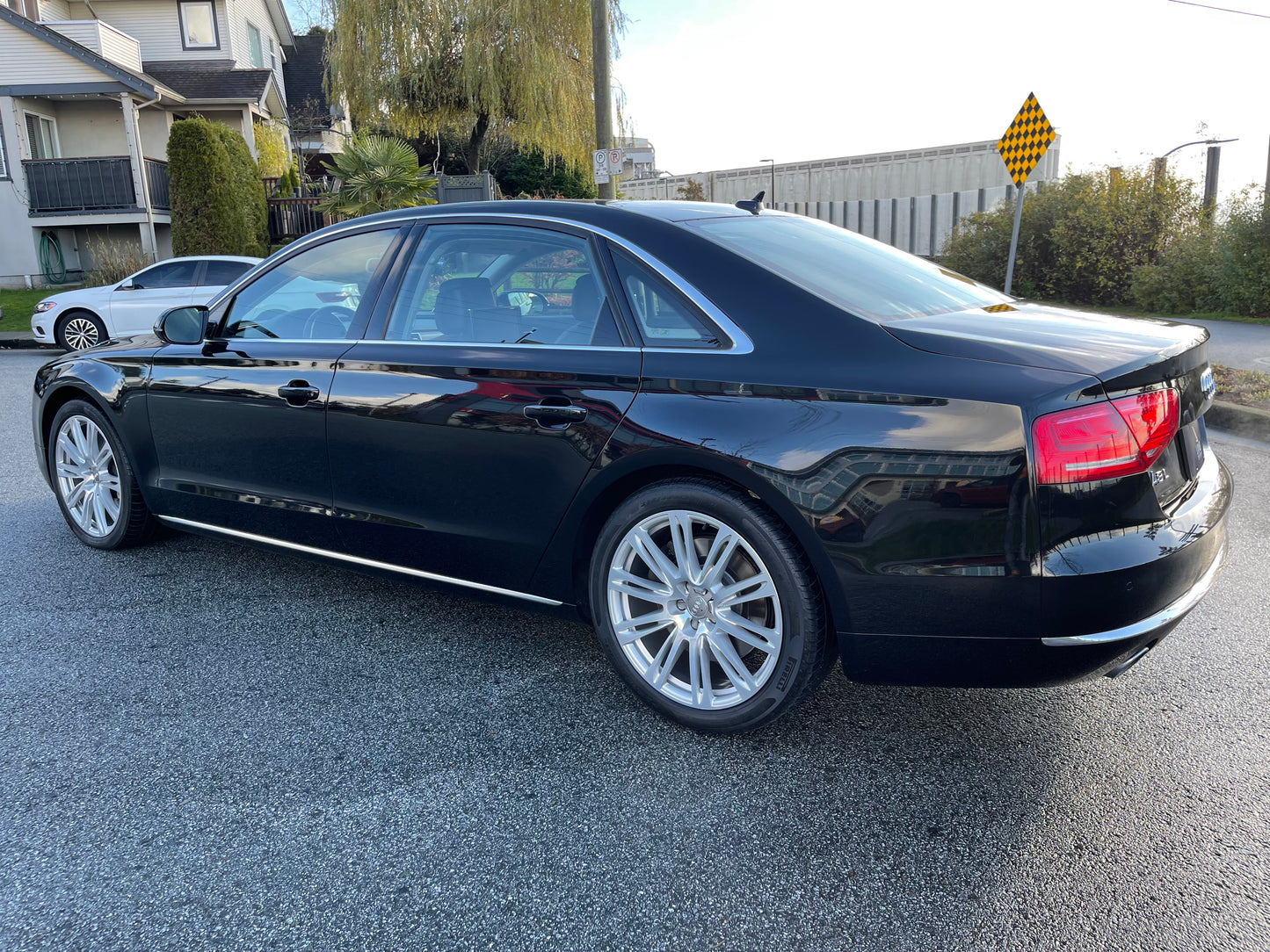 2011 AUDI A8L